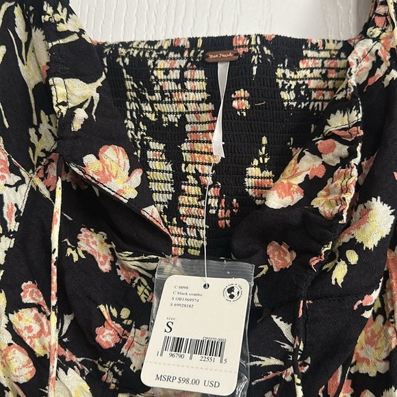 NWT Hilary printed top Floral Black Women's Top size small - Picture 7 of 11